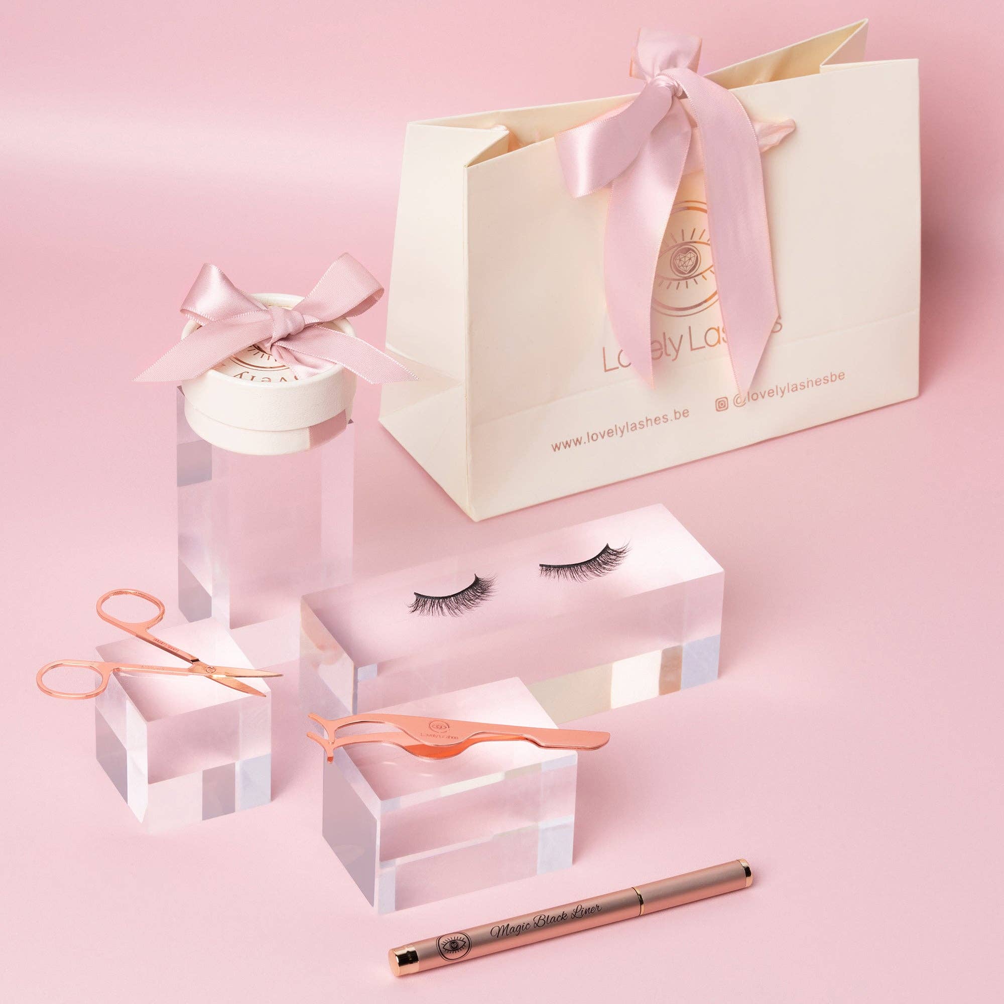 Lovely Lashes - Vente Faux cils - Kit Deluxe Lovely Lashes avec Eyeliner Noir6