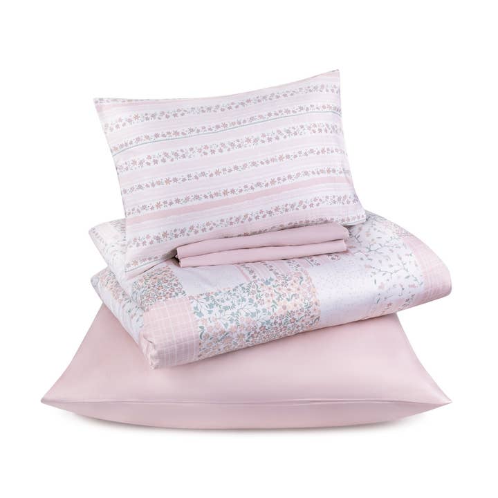 Petite Belle Flora Patchwork Crib Set- Pink/Grey for wholesale by Petite Belle Bebe