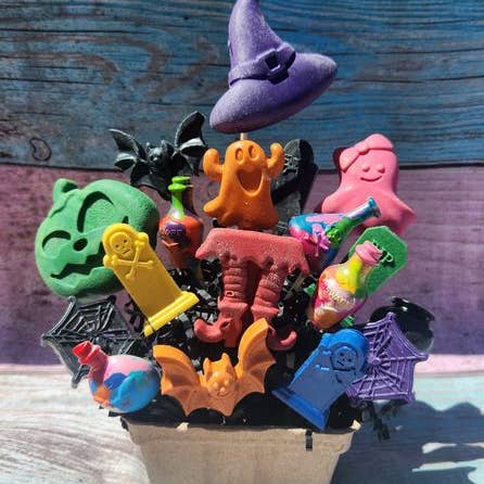 Halloween Themed Crayon Gift Basket - Spooky Themed Crayons for wholesale by Snazzy Crayons