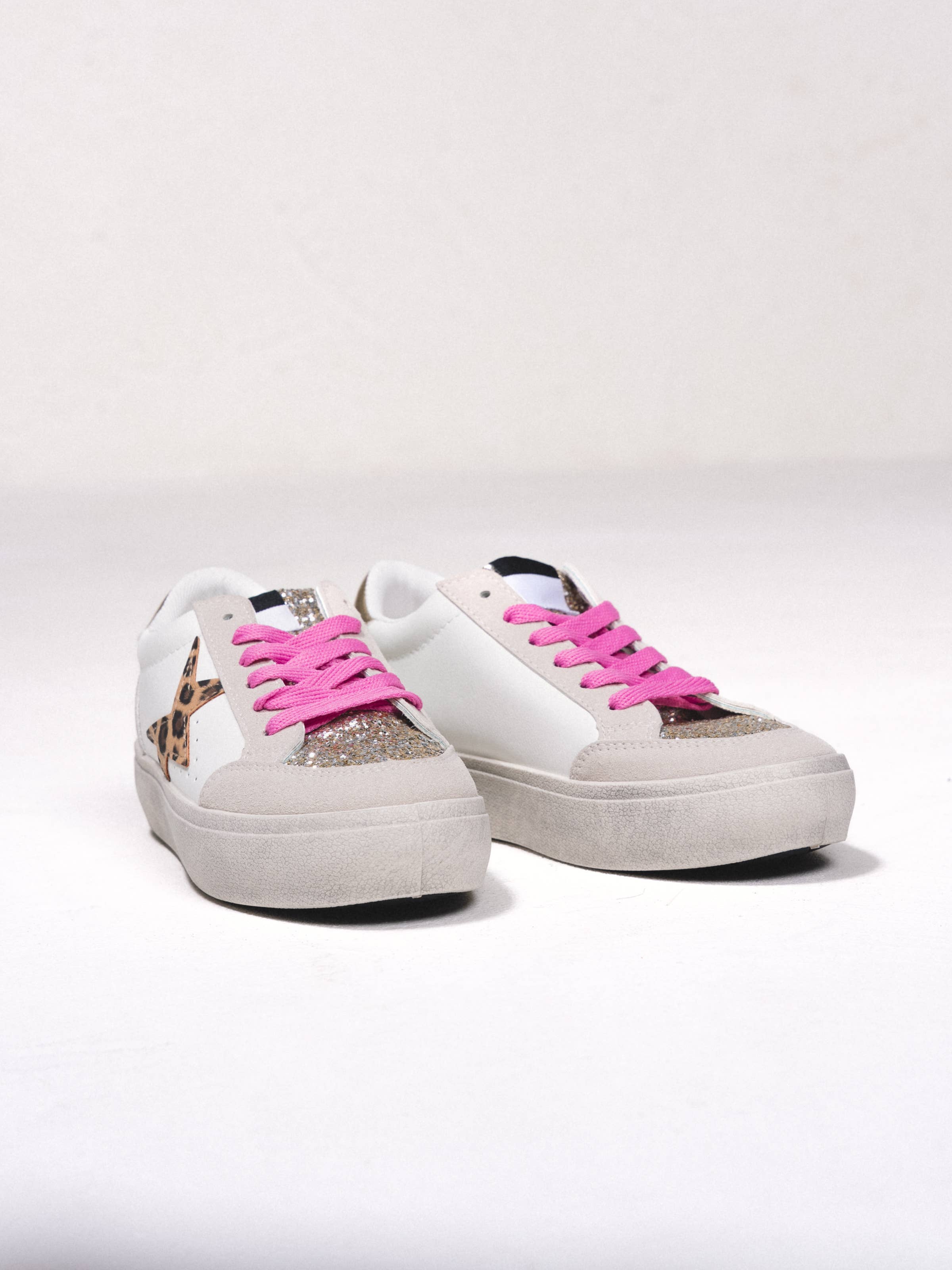 Print 259932 - Sneakers with printed and shiny details for wholesale on Faire1