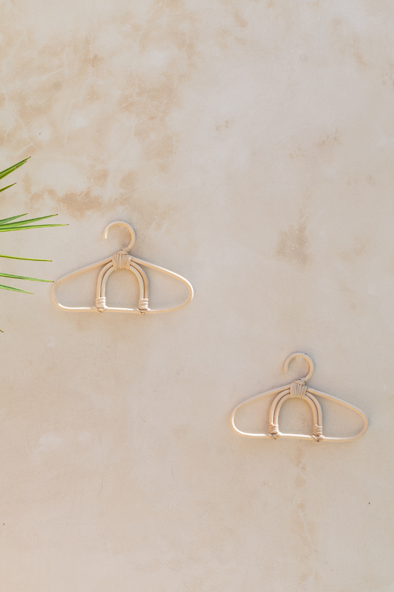 Village Thrive - Wholesale Clothes Hangers - Rainbow Rattan Hanger8