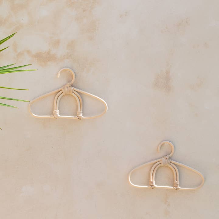 Village Thrive - Wholesale Clothes Hangers - Rainbow Rattan Hanger8