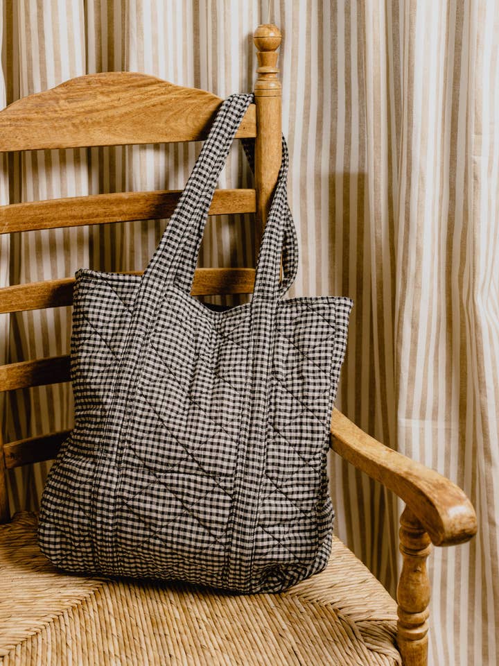 Tote en vichy noir et blanc fait main sur métier à tisser pour la vente par Cosy Buddha