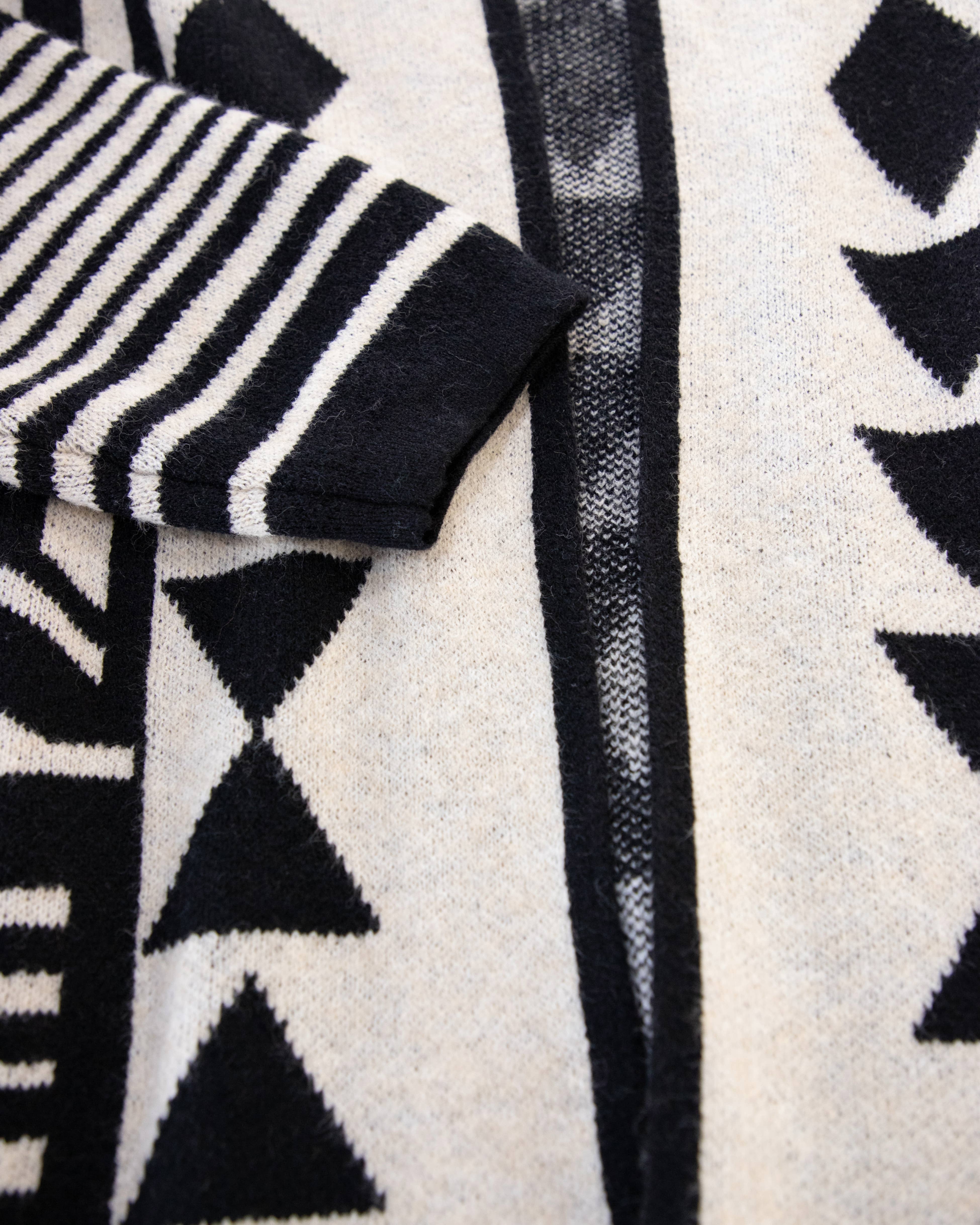 Original USA - Wholesale Cardigan - Women's - Comfy & Oversized Geometric Hooded Cardigan4