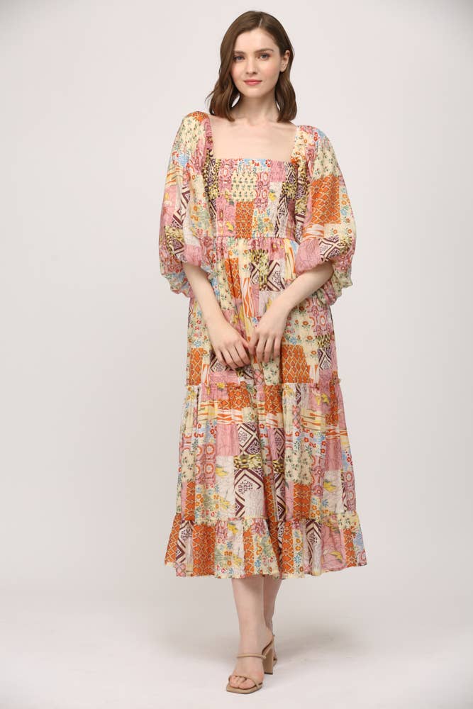 ELFENBEIN MULTI PATCHWORK-MIDIKLEID MIT GESMOKTEM OBERTEIL UND QUADRATISCHEM AUSSCHNITT FD30165 für den Großhandel auf Faire2