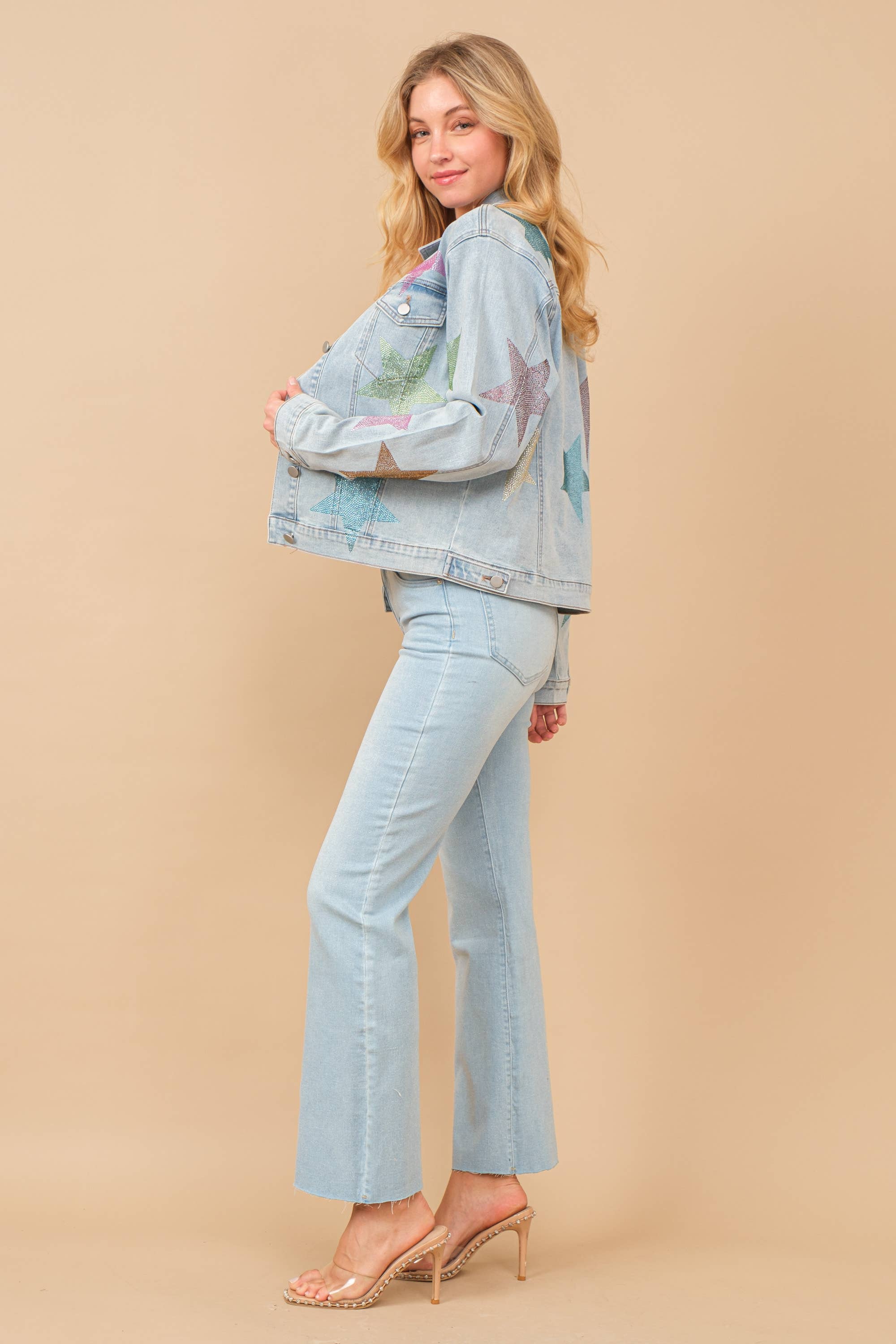 LÄTT TVÄTT 80135P-Lätt skimrande glittrande stretchjeans i mellanhöjd för wholesale på Faire5