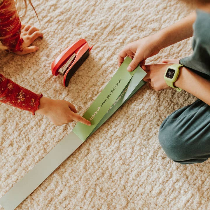 Giving Kind - from the creators of The Giving Manger - Wholesale Toy Set - Kids - The Kindness Chain - Classroom Edition1