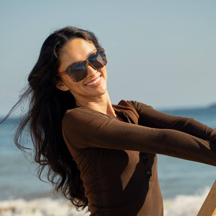 Blue Planet Eco-Eyewear - Wholesale Sunglasses - Unisex - BP19991 - Koa - Tortoise / Walnut Wood / Smoke Polarized2