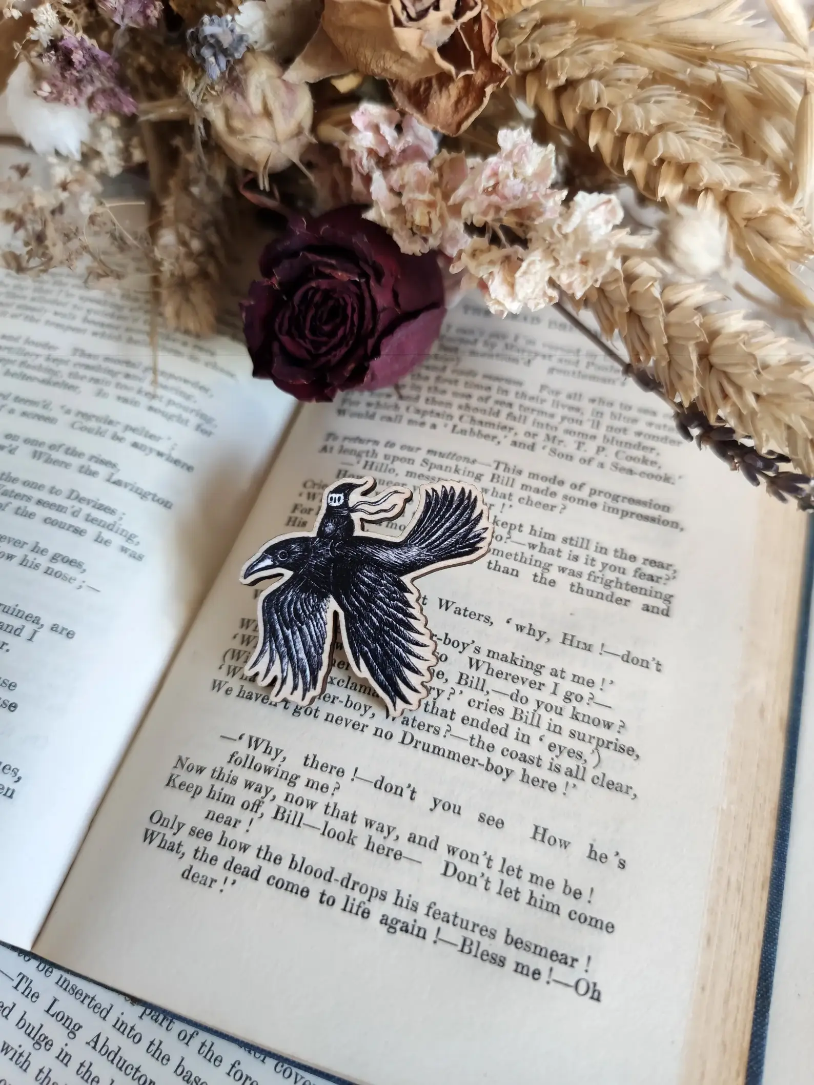 Jon Turner Illustration - Vendita all'ingrosso Spilla da bavero - Spilla in legno Crow Rider1