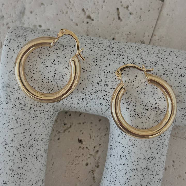 Amady Jewelry - Venta al por mayor Pendientes de aro - Pendientes de Aro de 4mm de Grosor 18k RELLENO DE ORO 25mm Ligeros5