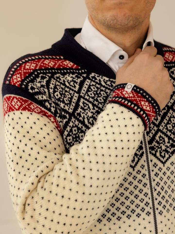 Susan Fosse AS - Wholesale Cardigan - Men's - Kvam Men's Cardigan4