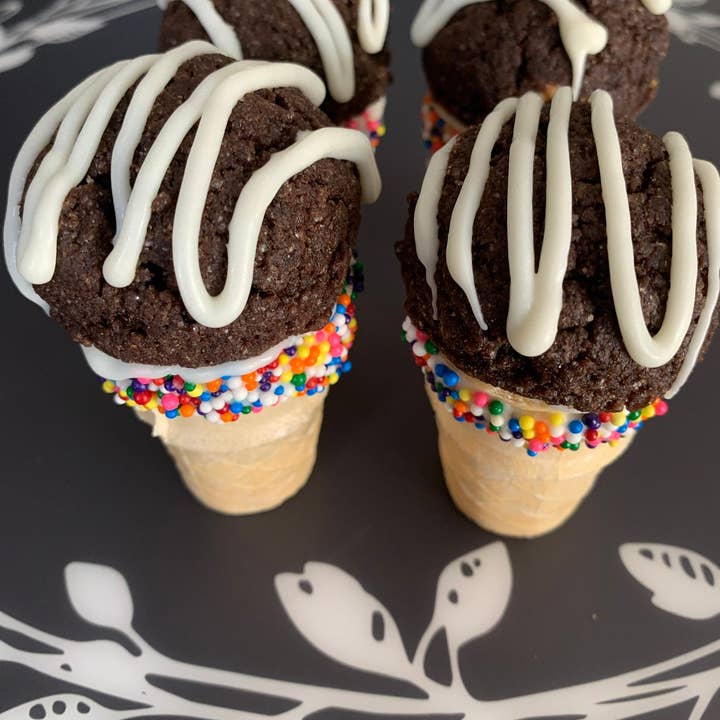 The Blue Cerebus Dog Bakery - Wholesale Pet Treats - Dog - Carob Haagen Dogz2