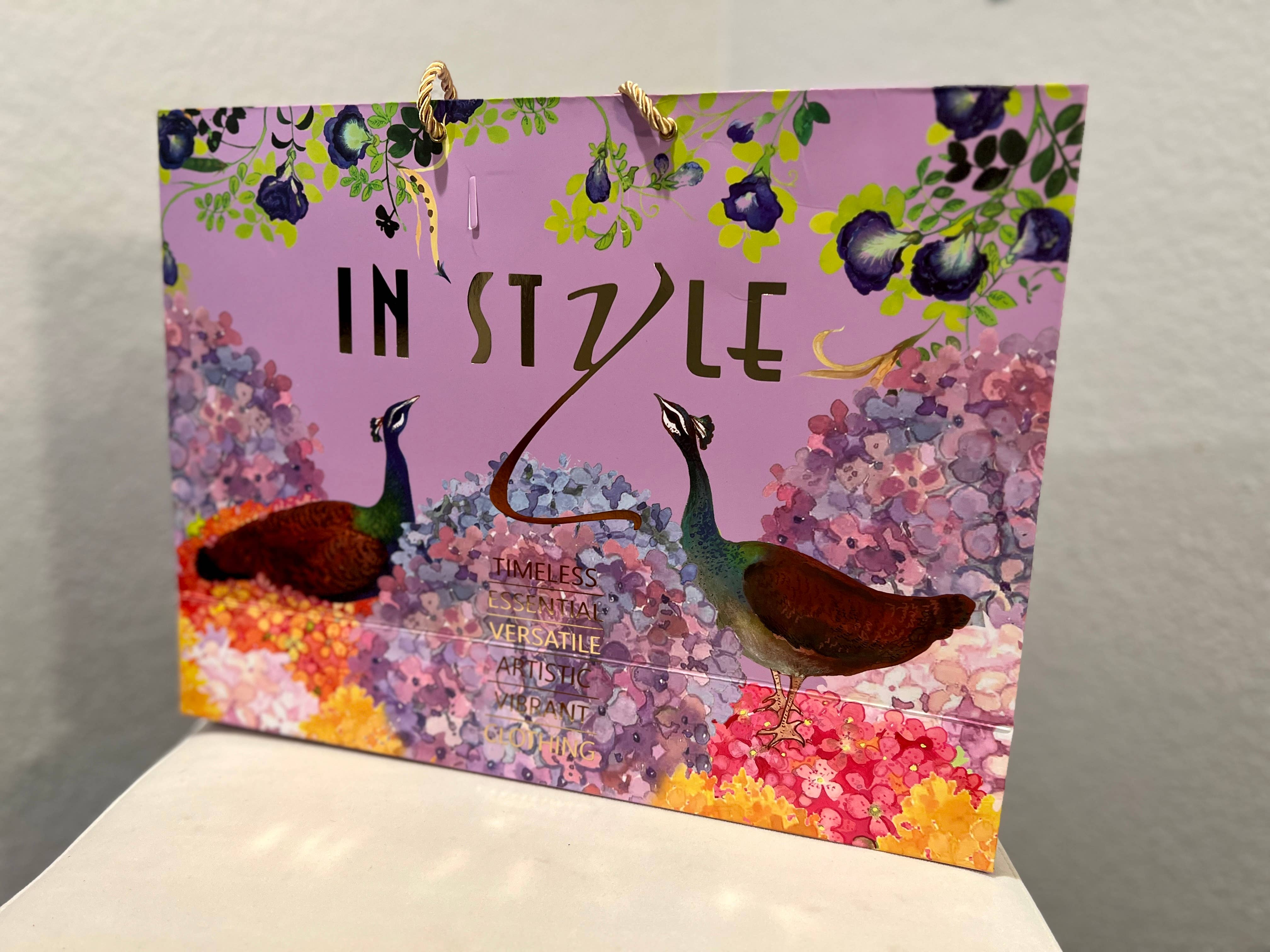 In Style Scarves - Vendita all'ingrosso Poncho - Donna - 515/Mantella Poncho~Rosso Marocco1