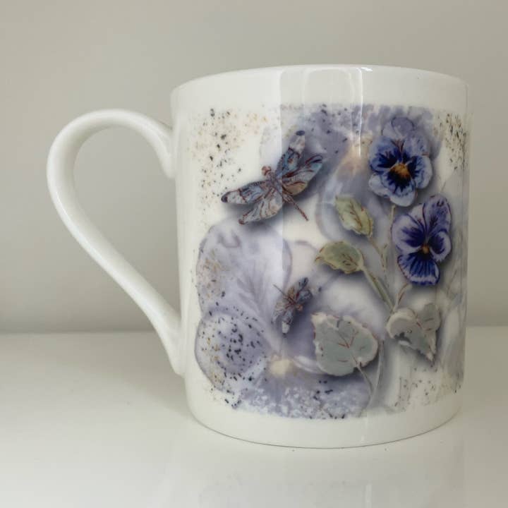 Viooltjes Fine Bone China mok voor wholesale door Claire Louise
