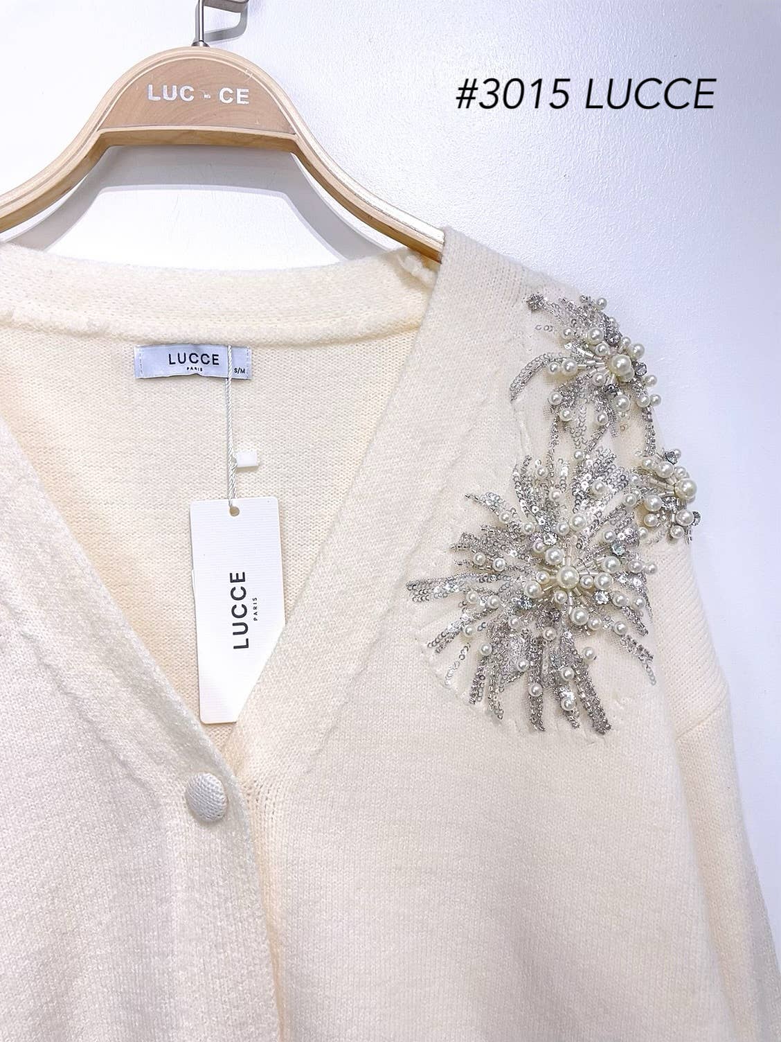 LUCCE – Engroshandel Pullover - Dame – LUCCE trøje med perle- og rhinstenbroderi - model 30152