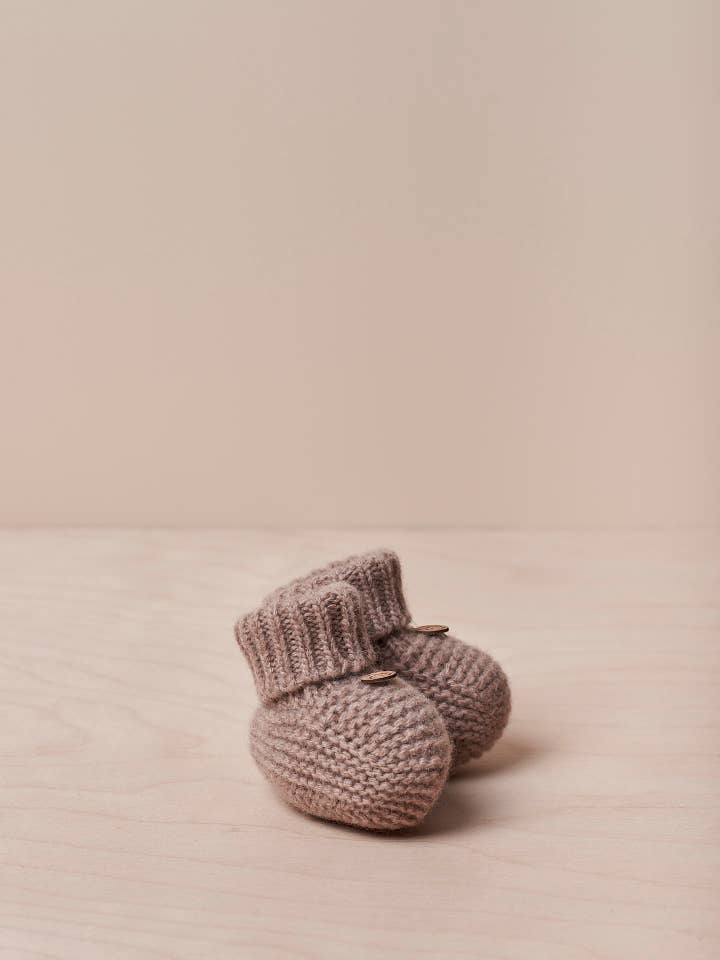 Wedoble: sustainable children's fashion - Wholesale Socks - Baby - Botas knitted in wool | LOVE IN WINTER DAYS7