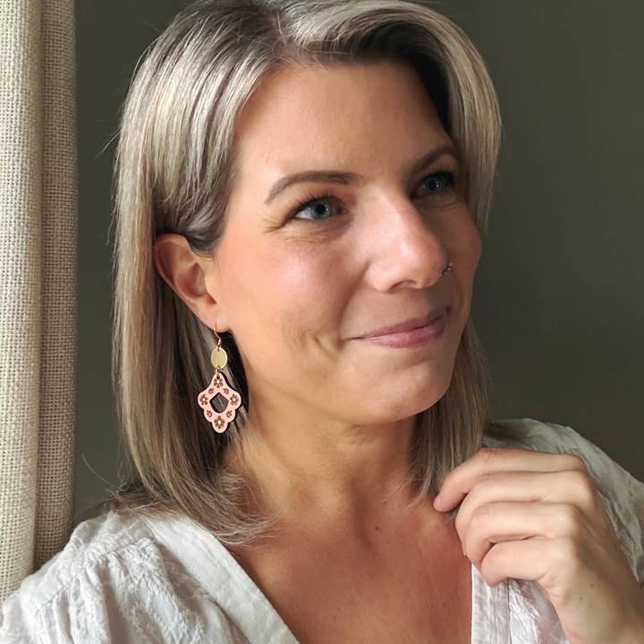 Camas for wholesale by Wicket Goods