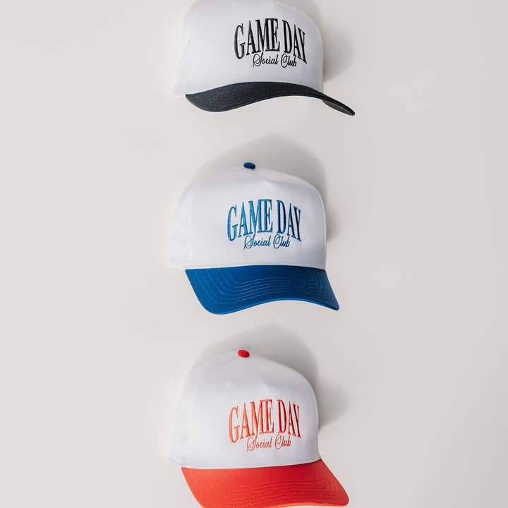 Casquette Trucker Vintage Brodée Game Day Social Club pour la vente par The Babe Co.