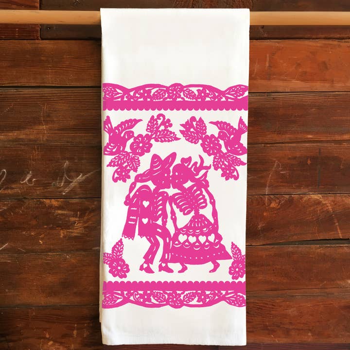 Serviette Bisou Squelette de la Saint-Valentin Mexique ROSE pour la vente par katzpajamas