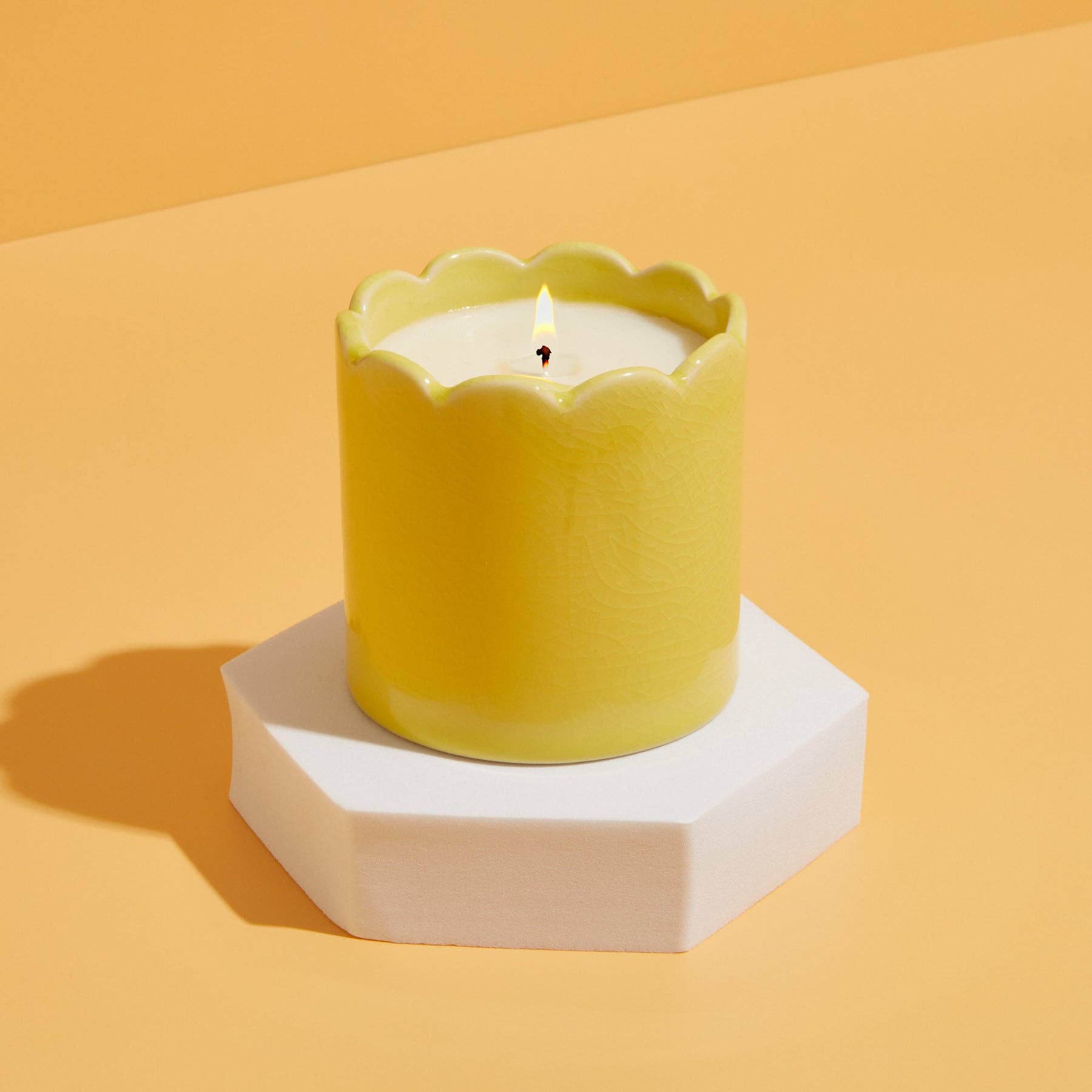 Wholesale Contemporary Kiln Scalloped Yellow Candle - Lemon