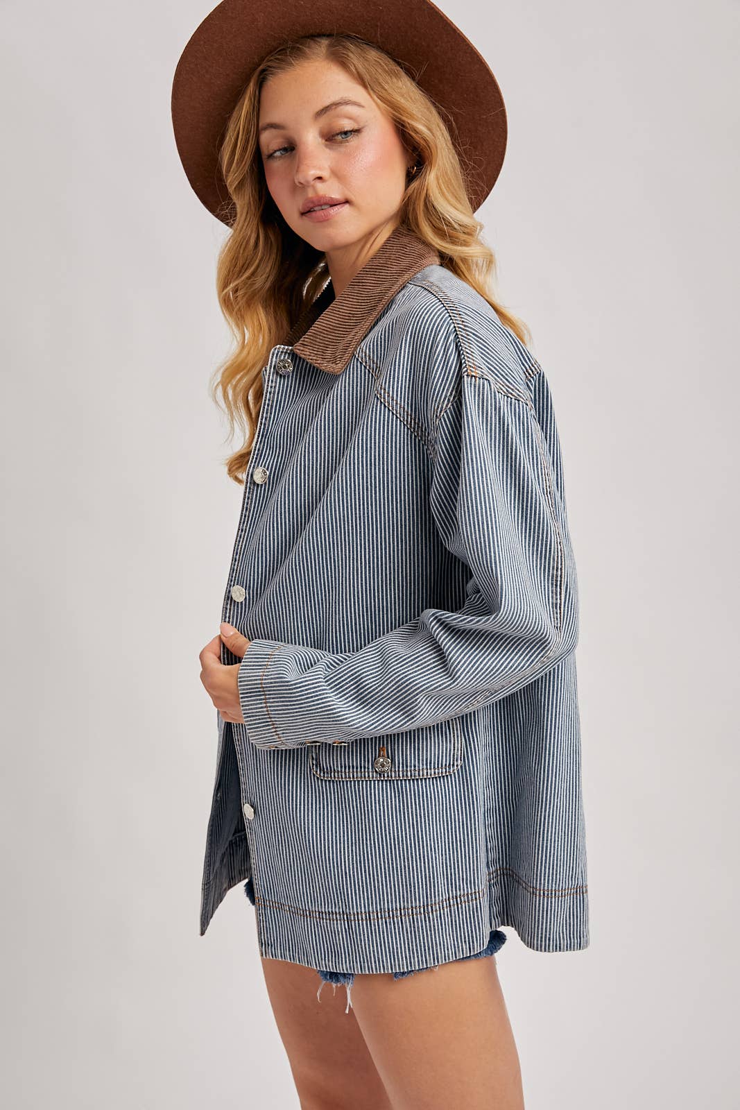 Bluivy - Wholesale Coat - Women's - DENIM CORDUROY COLLAR CONTRAST BARN COAT18