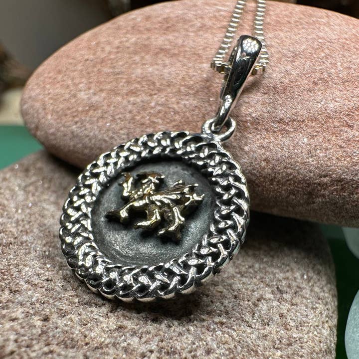 Celtic Crystal Designs Jewelry & Gifts - Venta al por mayor Collares con colgantes/abalorios - Colgante Celta Dragón Galés