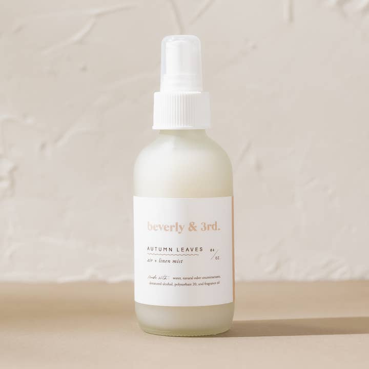 Feuilles d'automne - Vaporisateur d'air et de linge pour la vente par Beverly and 3rd Candle Co.