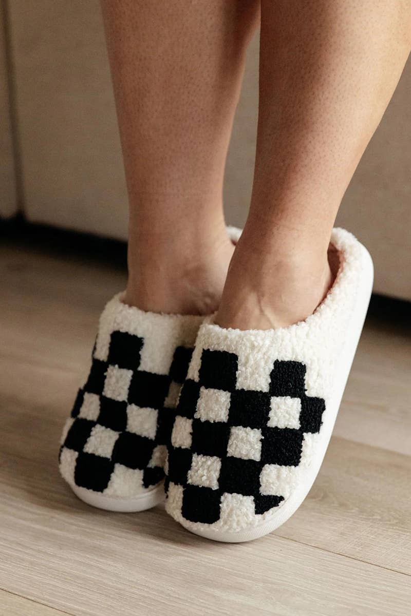 42POPS - Wholesale Slippers - Women's - ..._ SI-26824 Cute novelty soft plush cozy slippers (size L/XL)17