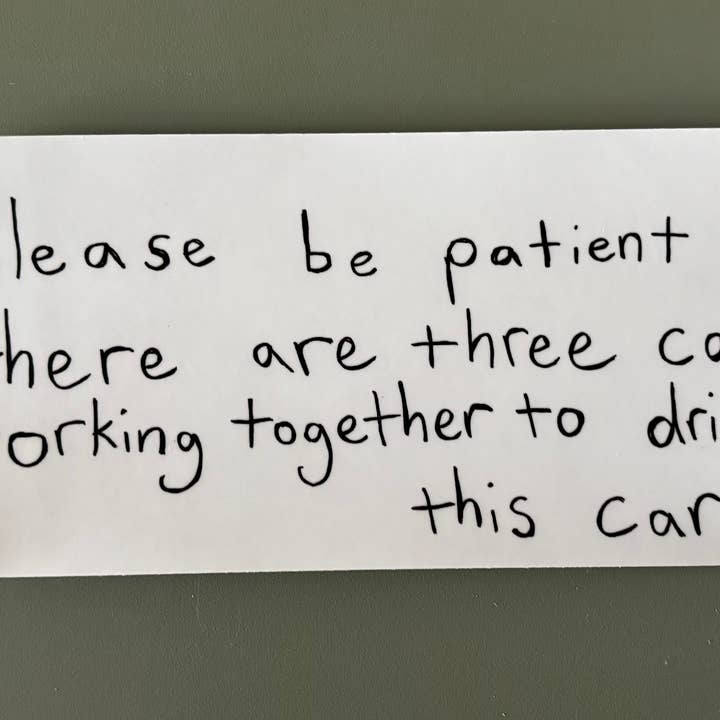 Vær tålmodig Bumper Sticker for engroshandel hos namesecrets