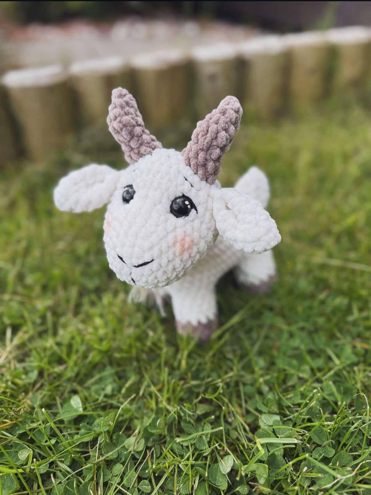 TOMOPOD LLC – wholesale Stuffed/plush toy – Kids & baby – Crochet Farm Animals, Cute Horse Sheep Cow Donkey Pig Goat 8