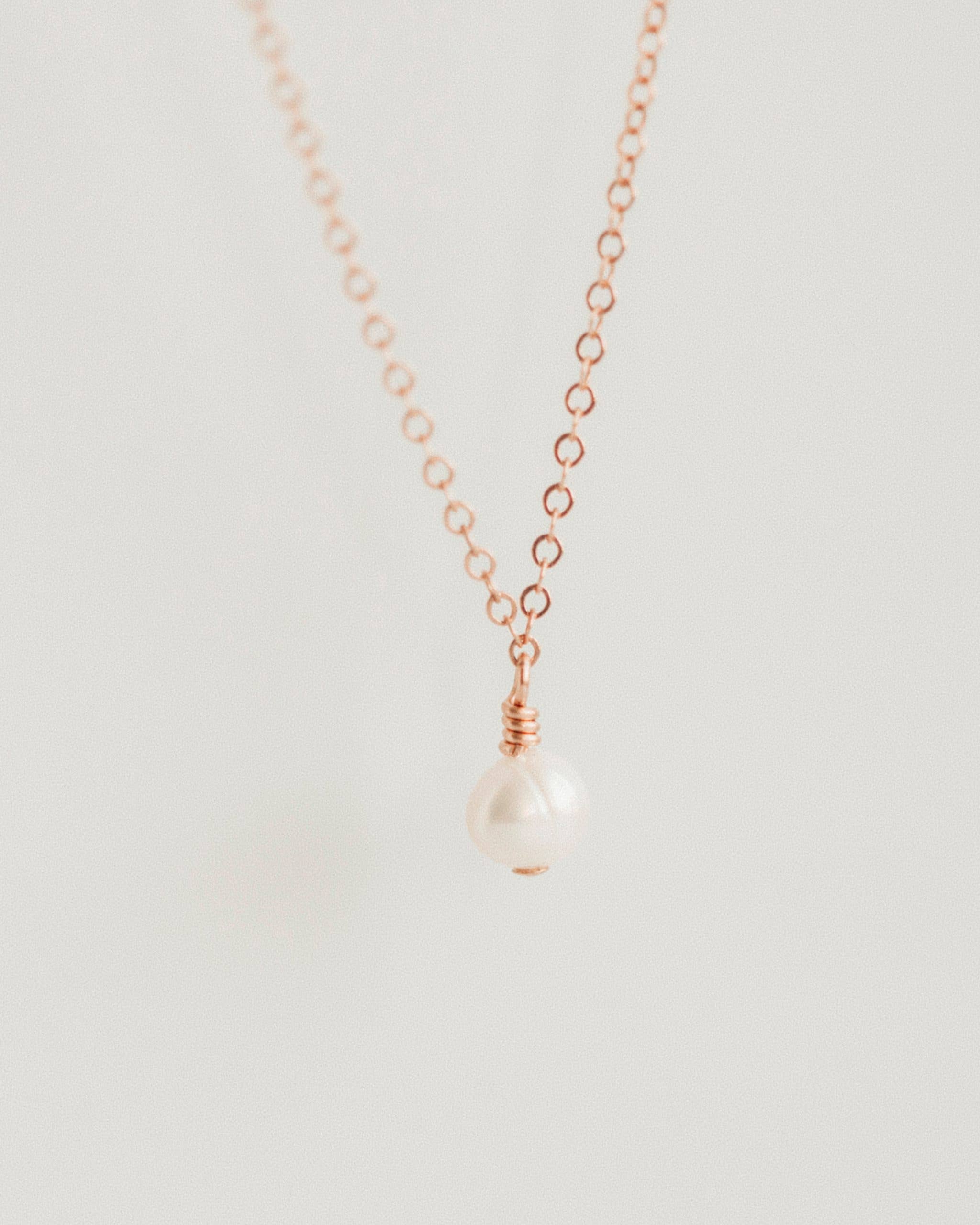 Dainty & Daring - Wholesale Pendant/Charm Necklace - Alexa Pearl Pendant Necklace0