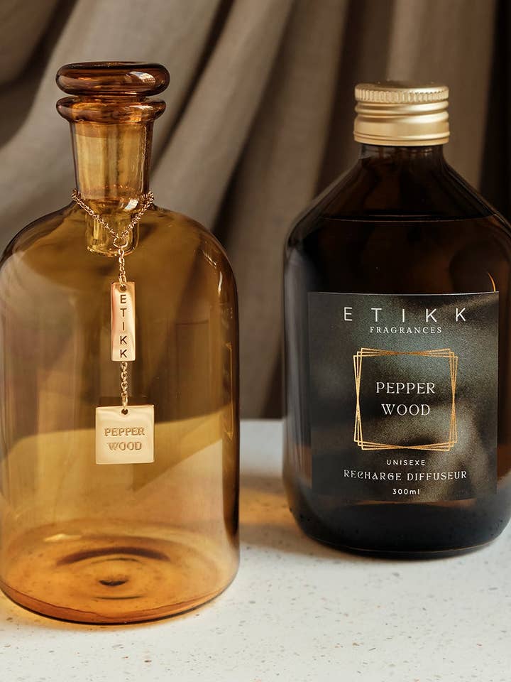 DIFFUSORE "PEPPER WOOD" Vetro Artigianale 300ml per la vendita all'ingrosso da parte di ETIKK FRAGRANCES