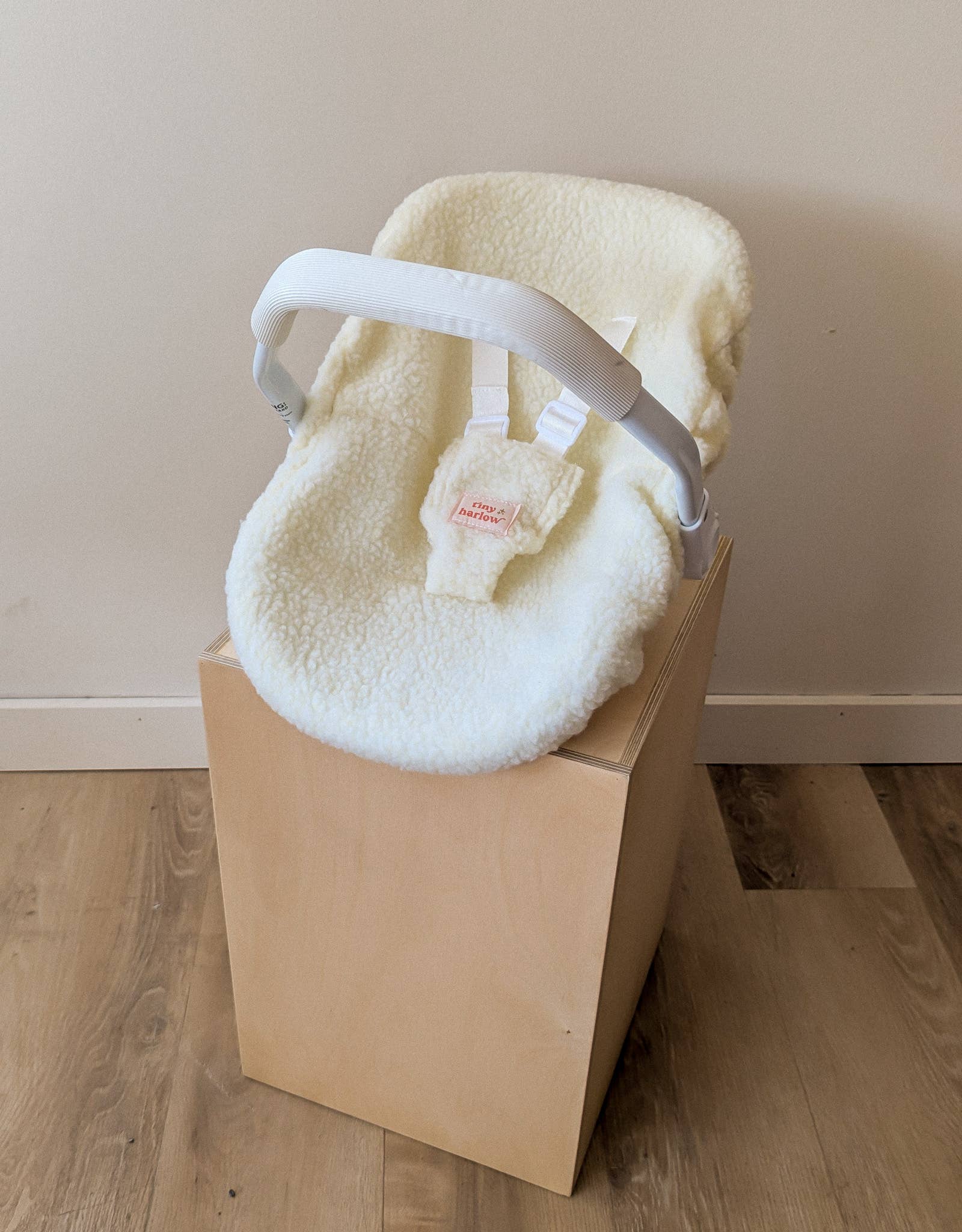 Shine on me Distribution - Wholesale Doll Accessory Kit - Kids - Doll Capsule  Sherpa - Tiny Harlow1