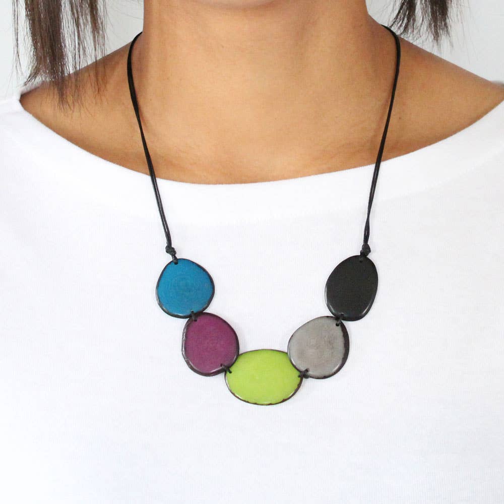 Muichic Natural Jewelry – Großhandel Perlenkette – Chips Tagua Halskette, handgefertigt, Fairtrade, leicht15