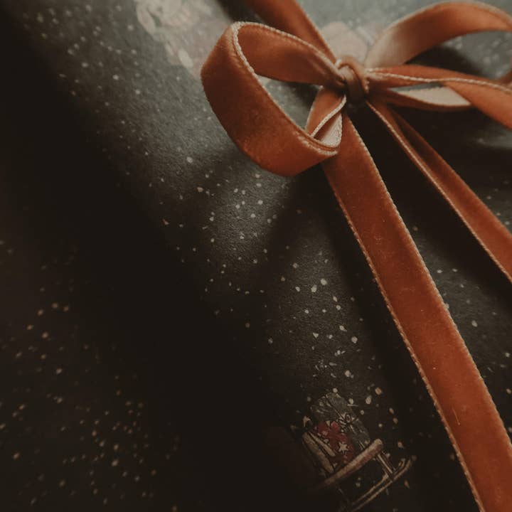 MyDesignPictures – Großhandel Geschenkpapier in Bögen – Kraft-Geschenkpapier „Hase mit Schlitten“