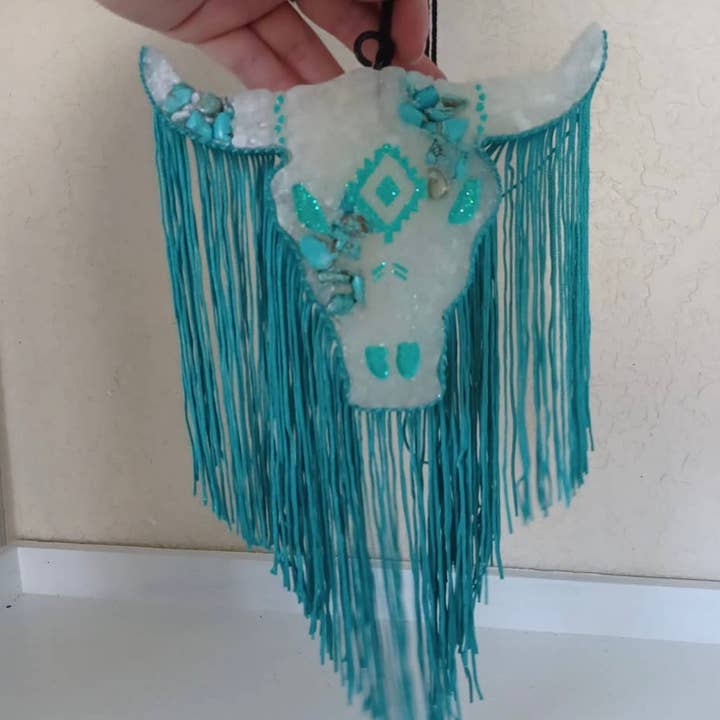 FRESHIE CON FLECOS DE CABEZA DE VACA DE CUERNO LARGO para venta al por mayor de Jaybird Boutique Co.