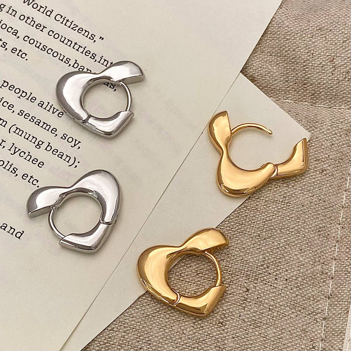 ACCITY - Wholesale Hoop Earrings - VALENTINE'S DAY HIGH-END VINTAGE HEART EARRINGS_CWAJE31576