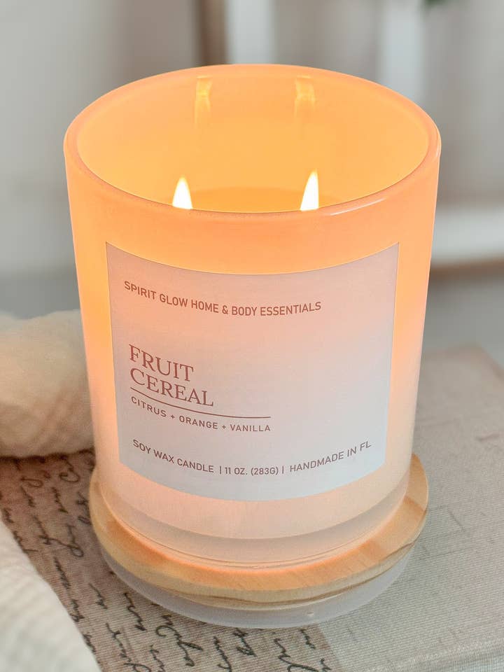 Cereali alla Frutta - Candela in Cera di Soia in Vetro Bianco Iridescente da 11 oz. per la vendita all'ingrosso da parte di Spirit Glow Home & Body Essentials
