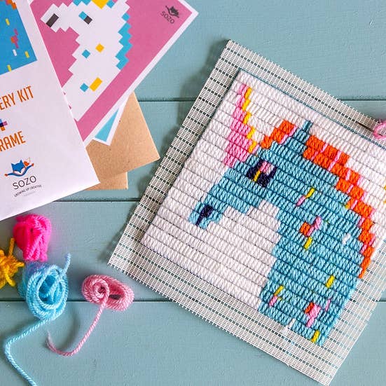 Kit de broderie Licorne Sozo pour la vente par SOZO Broderie