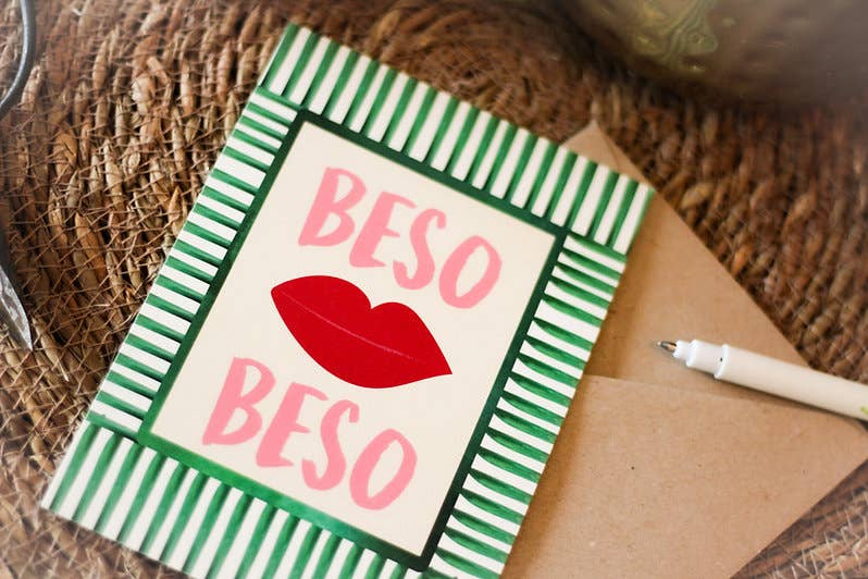 Streepjes Designs - Wholesale Love Card - Greeting Card Beso Beso Winter Collection 251