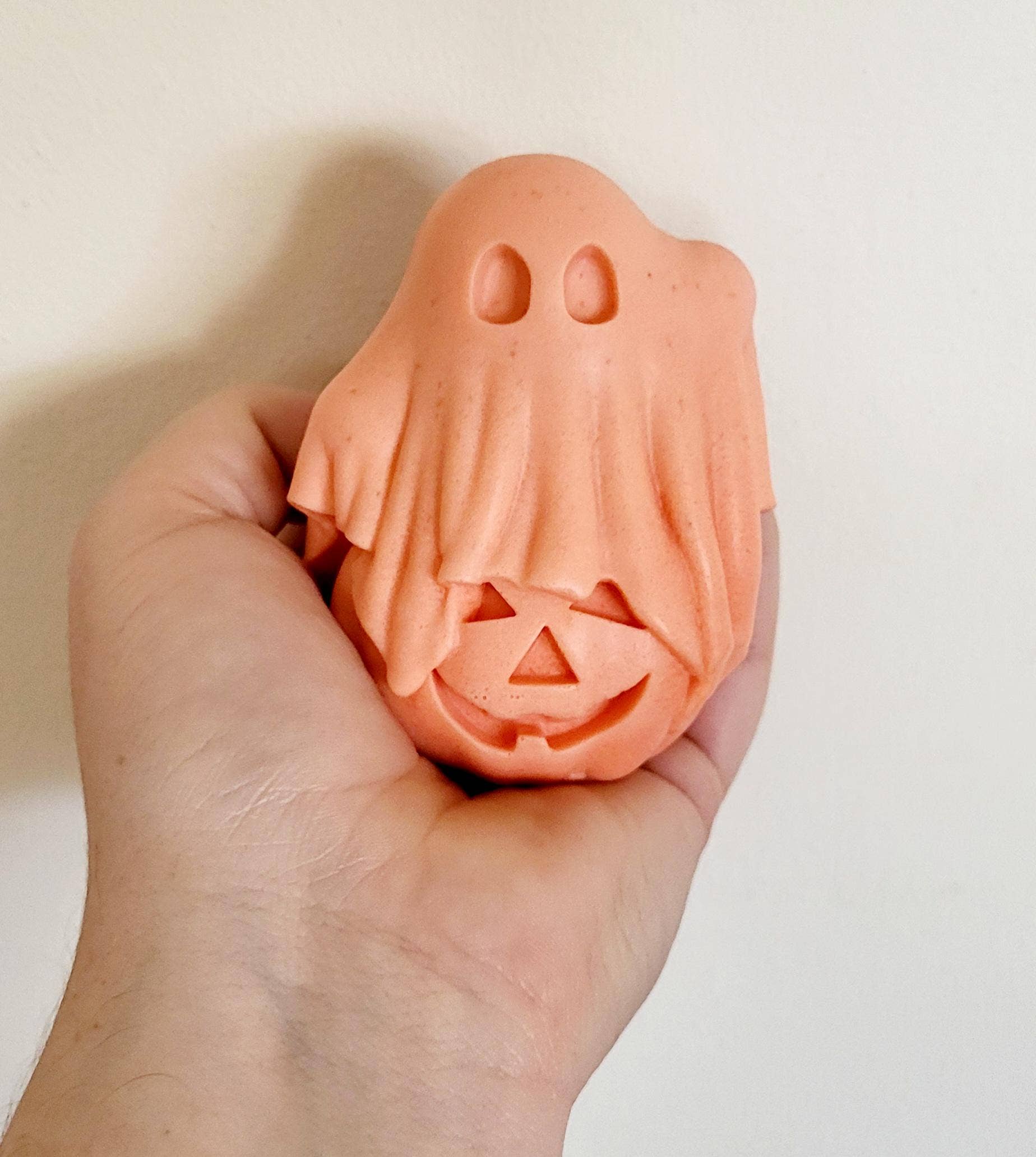 Carol's Candles & Gifts Ltd - Wholesale Bar Soap - Ghost Pumpkin soap – Pumpkin Spice