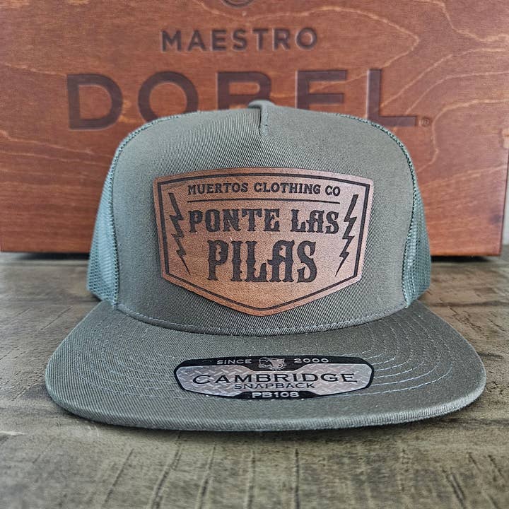 Casquette de camionneur Ponte las Pilas pour la vente par Muertos Clothing Company