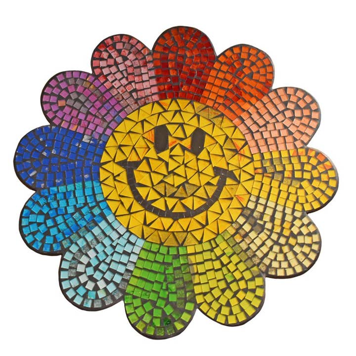 Cara sonriente colgante arcoíris colores vidrio reciclado mosaico para venta al por mayor de Shared Earth