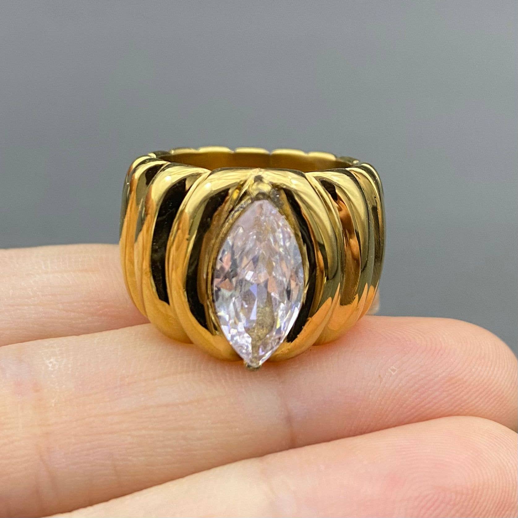 Mio Queena - Wholesale Cocktail/Statement Ring - Sparkling Zircon Inlaid 18K Gold-plated Stainless Steel Ring - FGS
