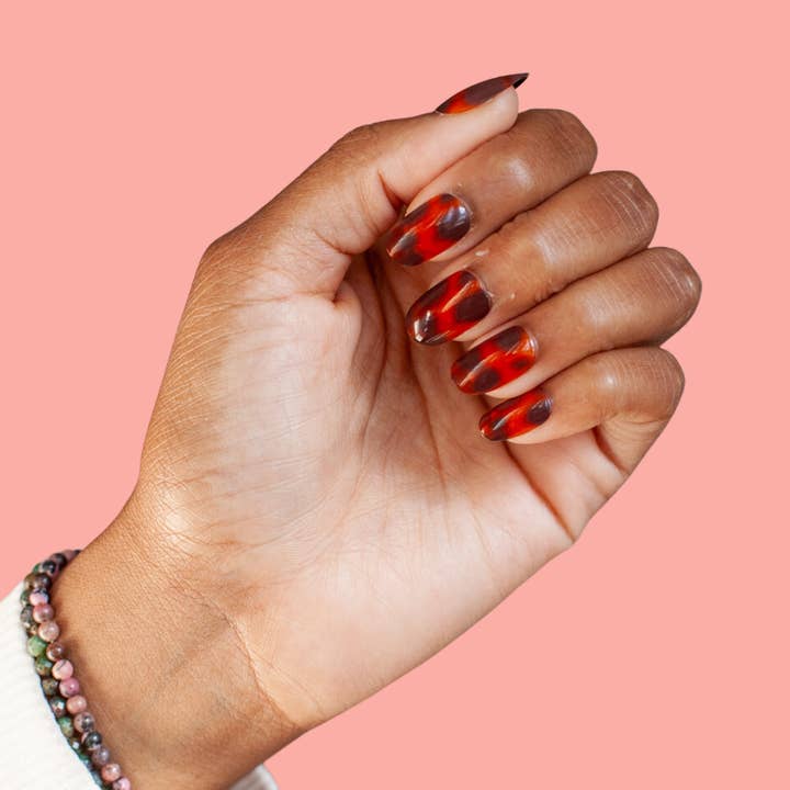 Ivy & Ash - Vendita all'ingrosso Unghie a pressione/finte - Tortoise | Set per unghie press-on rotondo in gelatina con guscio di tartaruga1