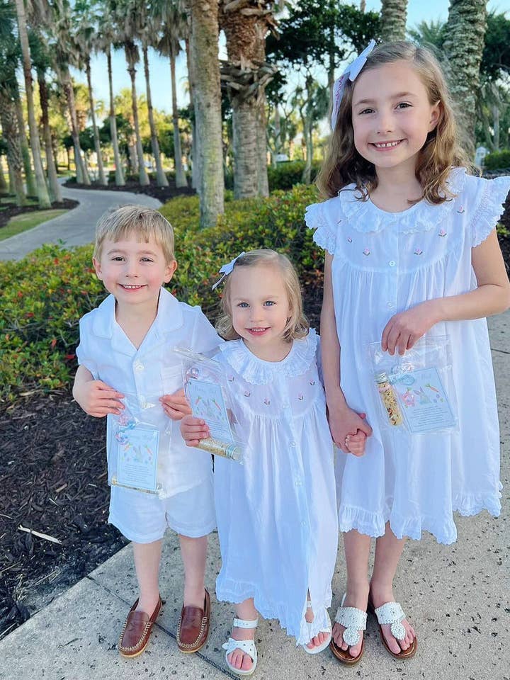 Jacaranda Living – wholesale Klänning – Barn – Gracie vit bomullsklänning, broderad5