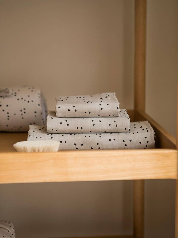 Pack of 2 gloop fraldas! 110x110cm Little Stones for wholesale by gloop!