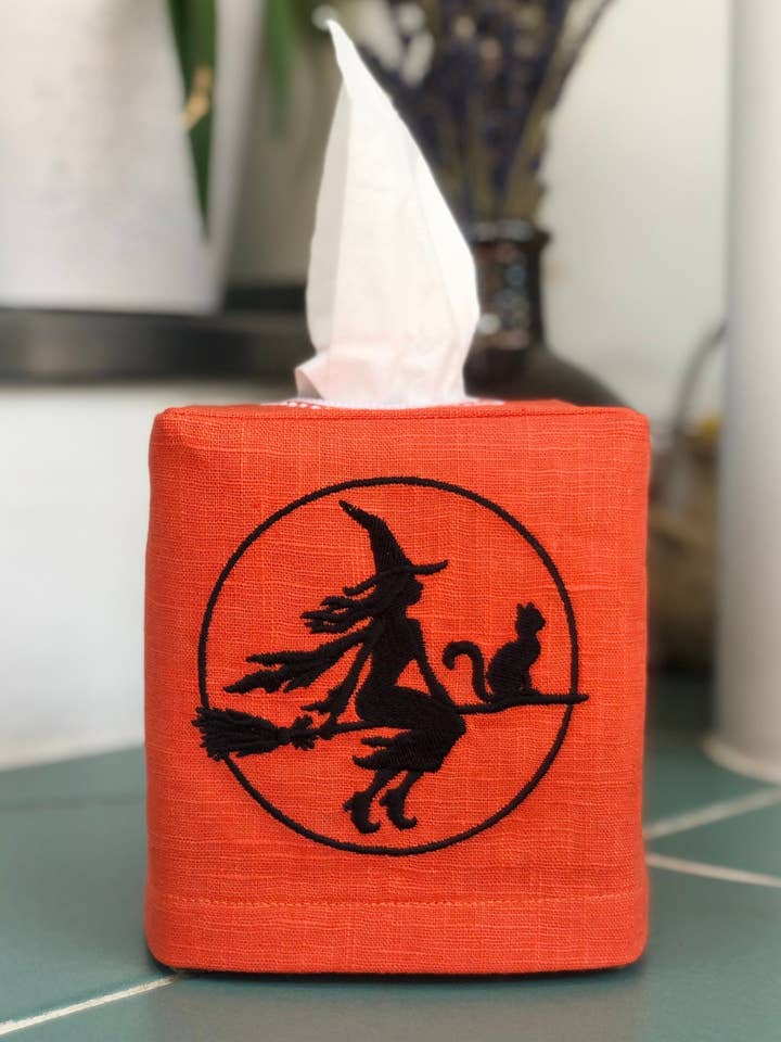 Funda para caja de pañuelos con bruja voladora de Halloween para venta al por mayor de Belle Linen