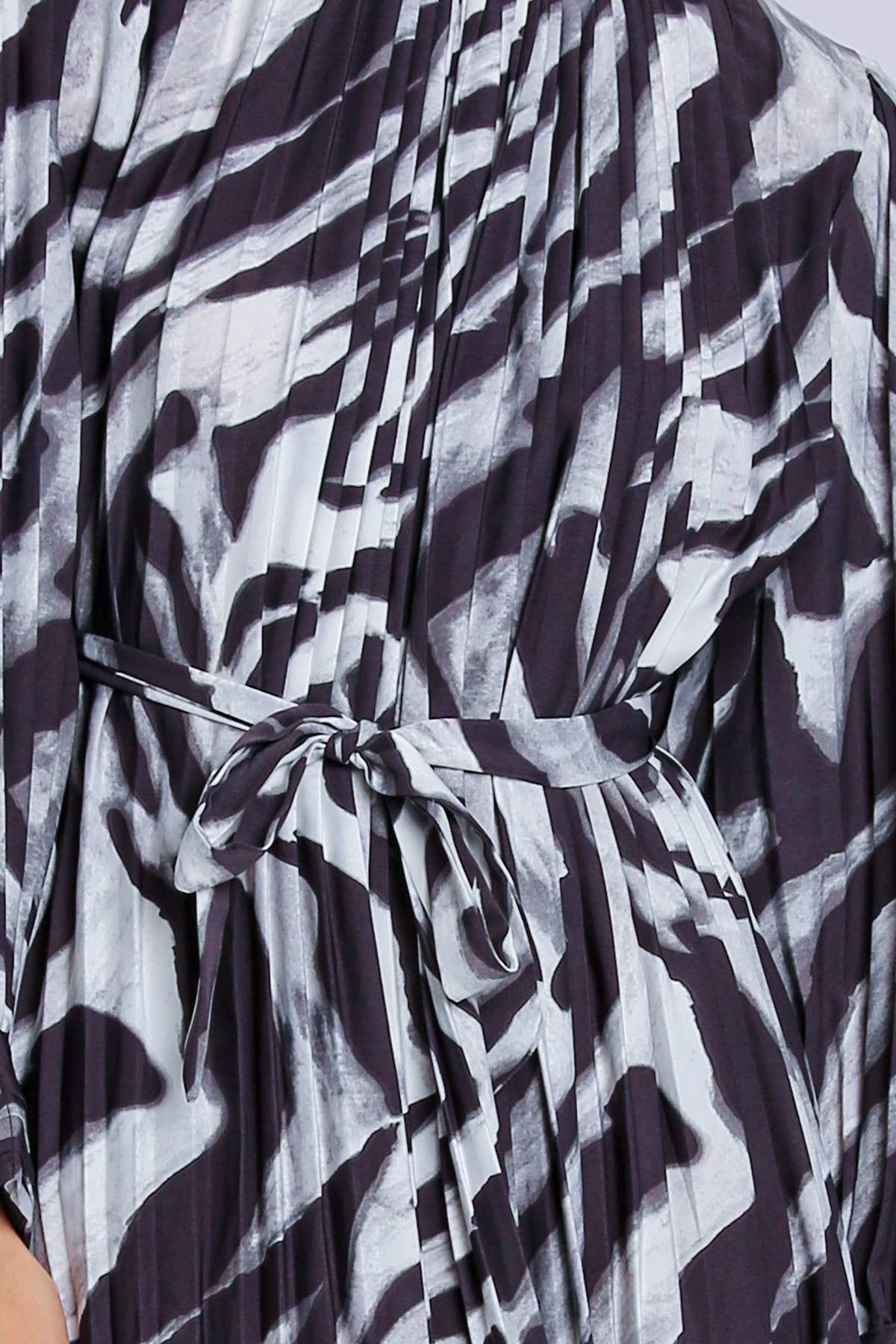 Beulah Style - Wholesale Dress - Women's - Abstract Swirl Print Pleated Maxi Dress PC34426