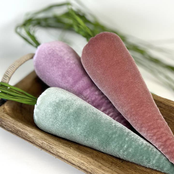 Your Heart's Content – wholesale Decorative tabletop object – Velvet Carrots, Harvest Lush Colors, Unique Wall Hanging16